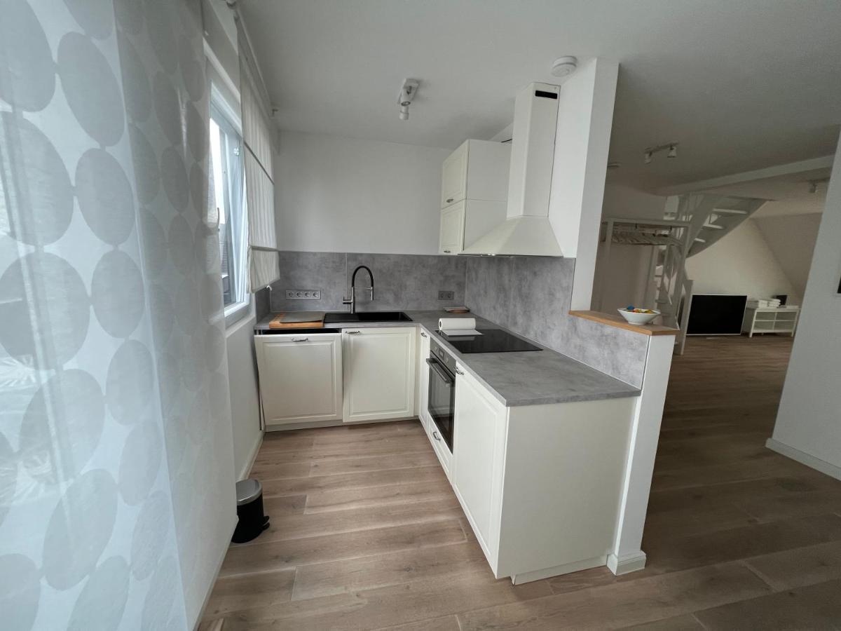 Modernes Duisburg-mitte Mit Balkon Apartment